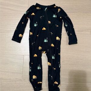 Kyte BABY Zippered Romper Black One Piece with Adventure Print